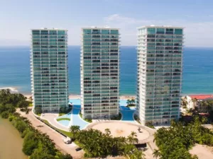 Peninsula Towers Puerto Vallarta