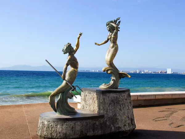 Los Arcos And El Malecón