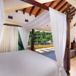 Room in Villa - Elegant suite with beach view